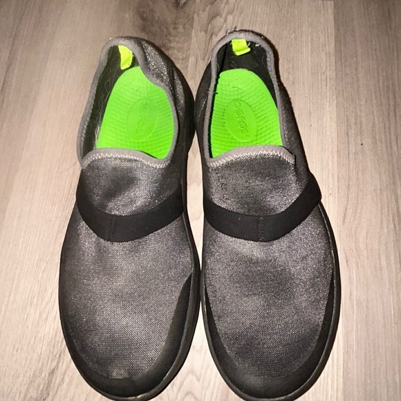 OOFOS Charcoal Slip-On Shoes with Neon Green Interior - Picture 2 of 6